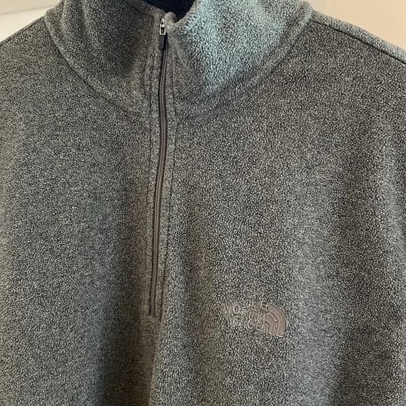 North Face Pullover - Picture 2 of 3